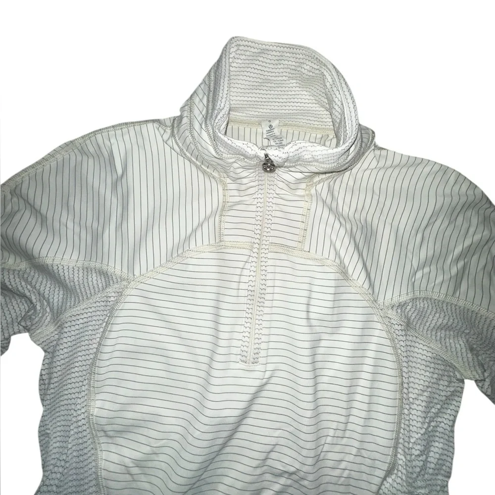Lululemon Run For Gold 1/2 Zip - Picture 12 of 16
